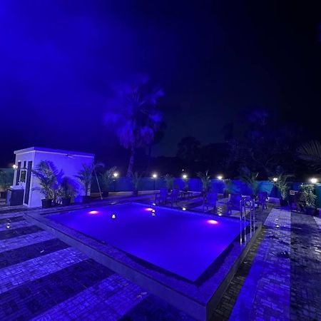 Stayhaven Aqua With Pvt Theatre & Pool Βομβάη Εξωτερικό φωτογραφία